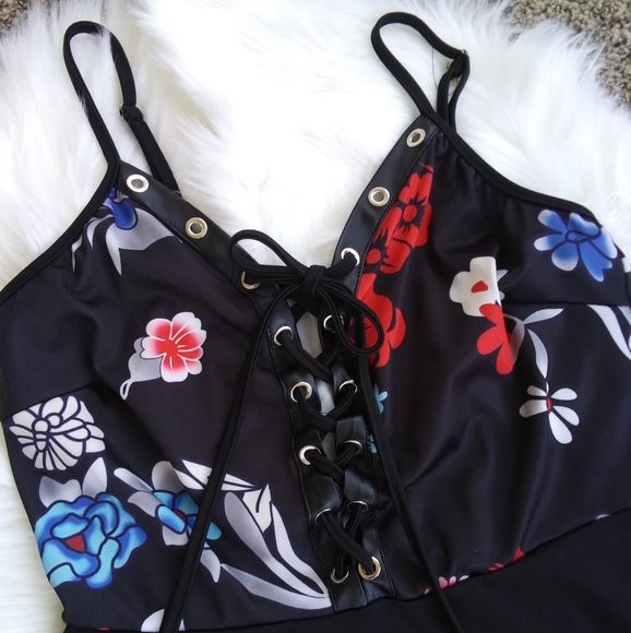 Fiali Black Flower Skater Dress Size Medium - Picture 2 of 7